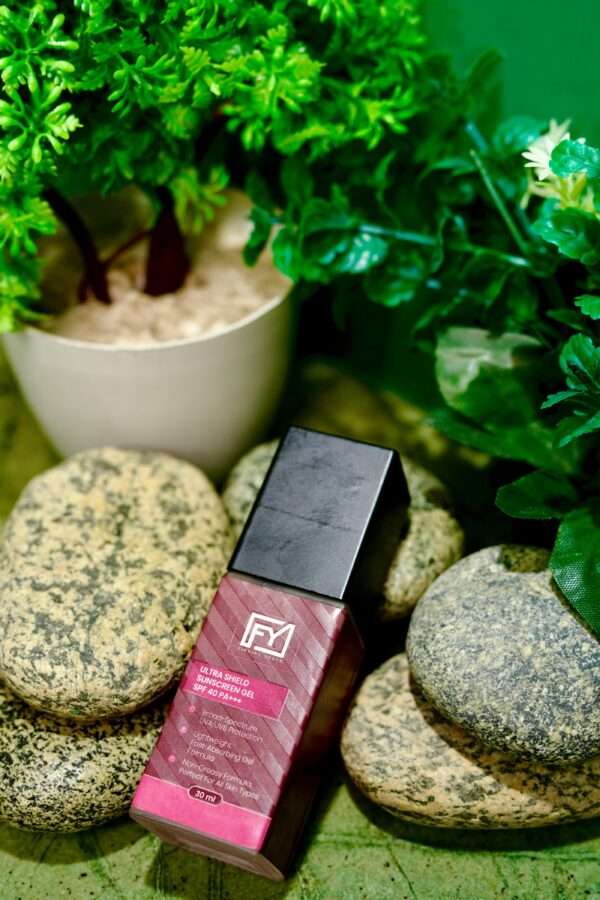 ULTRA SHIELD SUNSCREEN GEL - Image 2